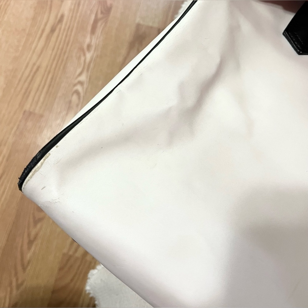 SOLD Lululemon “Sweat Once a Day” Leather Tote - Picture 16 of 16